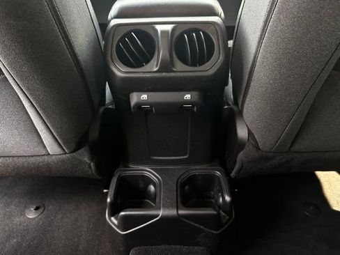 Used 2024 Jeep Wrangler Unlimited Sport AWD/4WD image 27