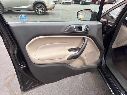 Used 2014 Ford Fiesta SE image 13