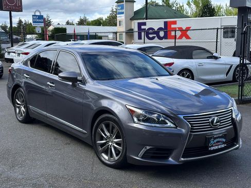 Used 2016 Lexus LS 460 w/ Comfort Package RWD image 26