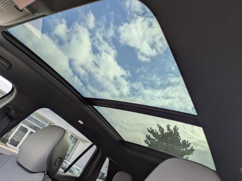 New 2026 Volkswagen Tiguan SE R-Line image 22