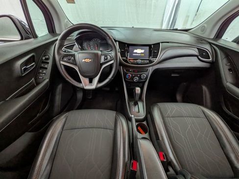 Used 2019 Chevrolet Trax LT w/ LT Convenience Package FWD image 10