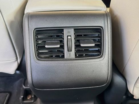 Used 2019 Honda Accord Touring image 23