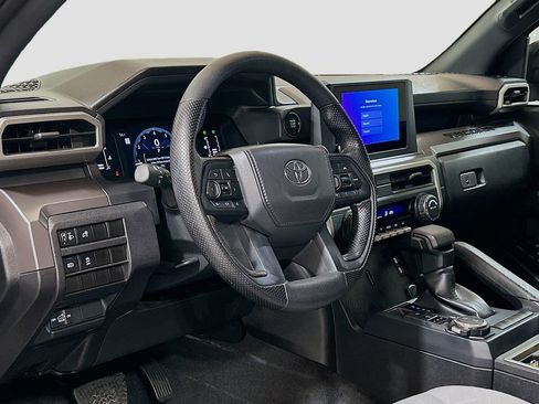 Used 2025 Toyota Tacoma SR5 AWD/4WD image 7