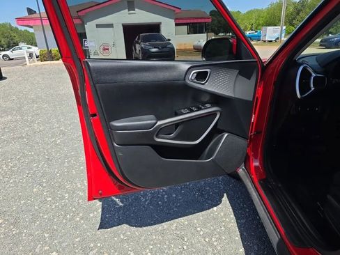 Used 2021 Kia Soul LX FWD image 33