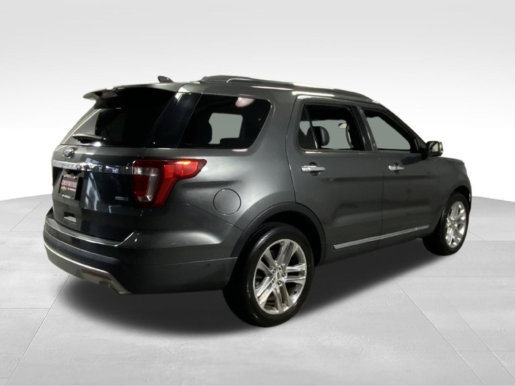 Used 2017 Ford Explorer Limited w/ Equipment Group 301A AWD/4WD image 10