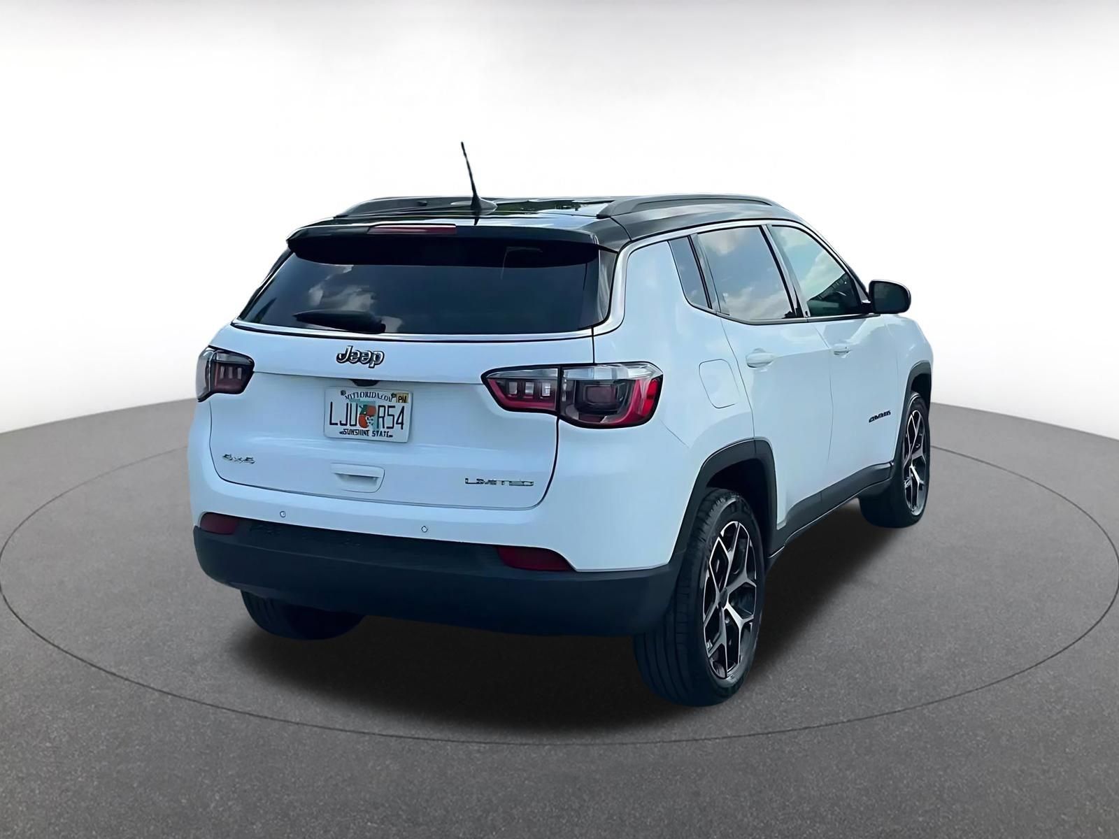 Used 2025 Jeep Compass Limited AWD/4WD image 14