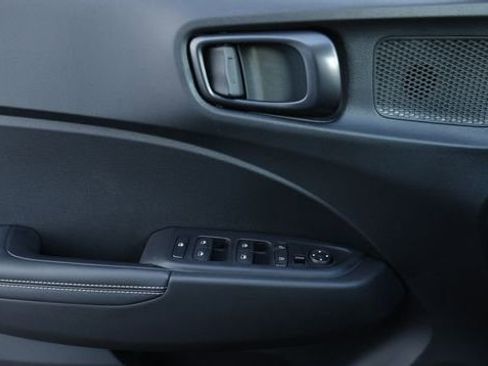 New 2025 Hyundai Venue Limited image 6