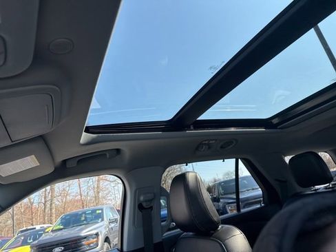 Certified 2023 Ford Explorer Limited w/ Limited Technology Package image 33