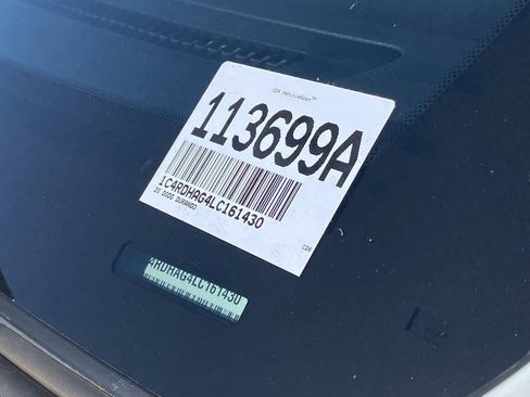 Used 2020 Dodge Durango SXT image 12