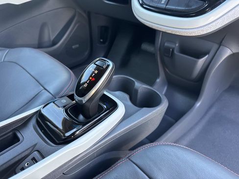 Used 2020 Chevrolet Bolt Premier w/ Infotainment Package image 29