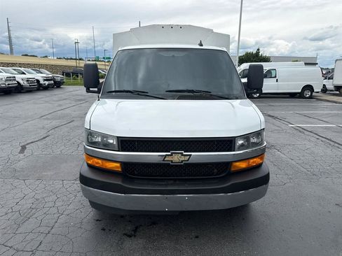 Used 2019 Chevrolet Express 3500 w/ Power Convenience Package RWD image 3