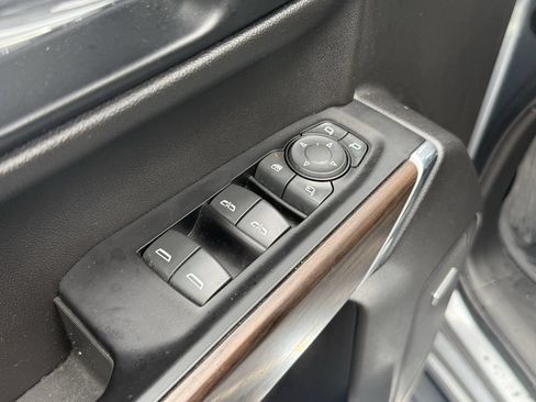 Used 2019 GMC Sierra 1500 SLT w/ SLT Premium Plus Package AWD/4WD image 11