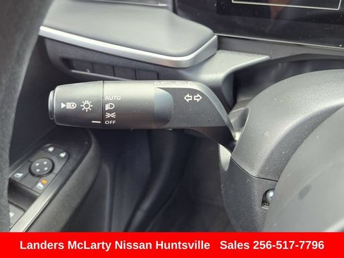 Used 2025 Nissan Kicks S AWD/4WD image 25