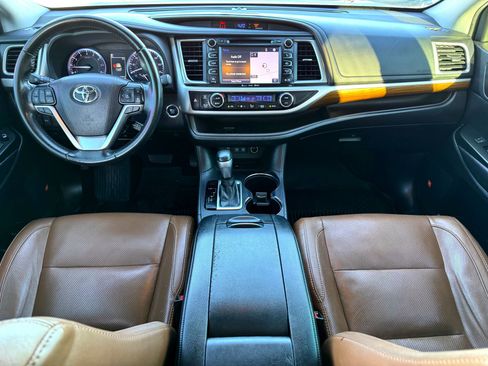 Used 2019 Toyota Highlander Limited image 24
