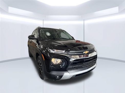 Used 2023 Chevrolet TrailBlazer LT FWD image 3