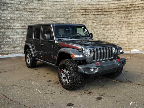 Used 2019 Jeep Wrangler Unlimited Rubicon image 2