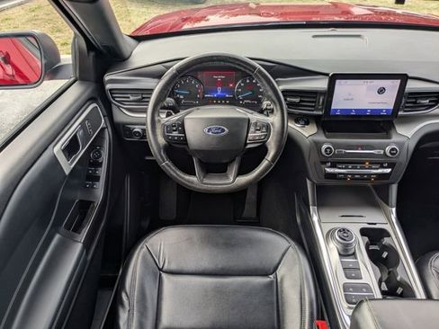 Used 2020 Ford Explorer XLT w/ Equipment Group 202A image 16