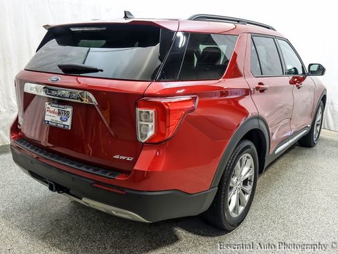 Used 2024 Ford Explorer XLT w/ Equipment Group 202A image 8