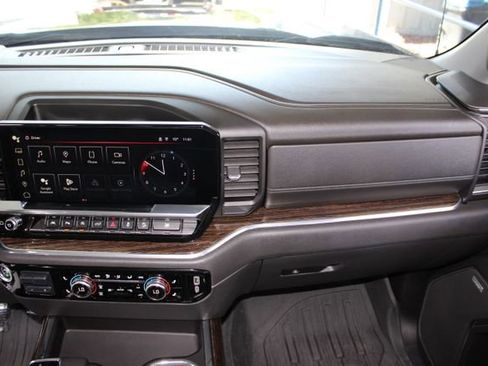 Used 2024 GMC Sierra 1500 Elevation w/ Elevation Premium Package AWD/4WD image 28