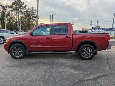 Used 2015 Nissan Titan SV w/ SV Value Truck Package image 7