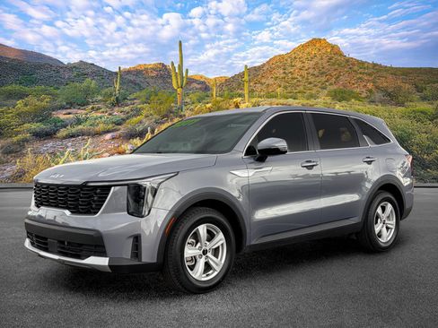 Certified 2025 Kia Sorento LX FWD image 6