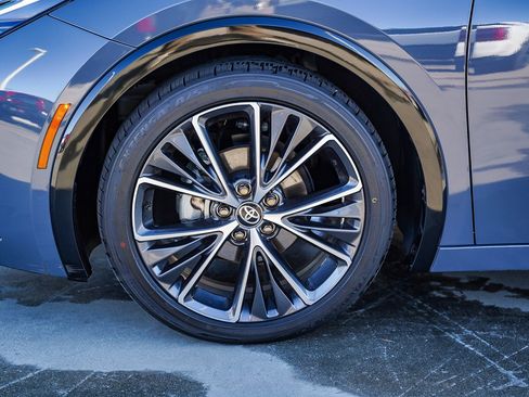 Certified 2024 Toyota Prius XLE image 7