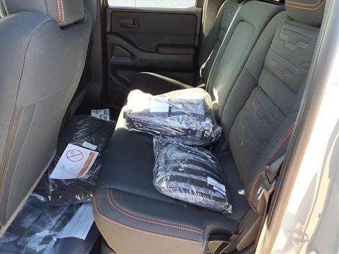New 2026 Nissan Frontier PRO-4X w/ Pro-4x Convenience Package AWD/4WD image 12