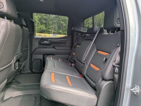 Used 2025 GMC Sierra 1500 AT4 w/ AT4 Premium Package AWD/4WD image 14