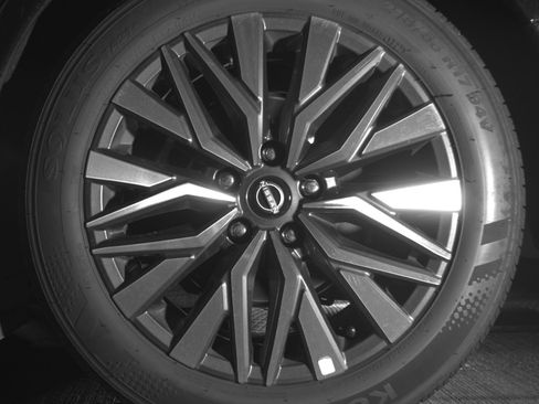 Used 2025 Nissan Altima 2.5 SV image 14