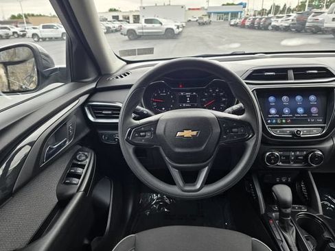 Used 2023 Chevrolet TrailBlazer LT w/ Convenience Package AWD/4WD image 24