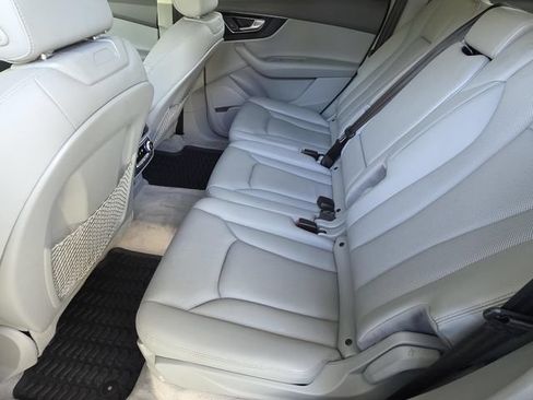 Used 2019 Audi Q7 3.0T Premium Plus w/ Premium Plus Package AWD/4WD image 9