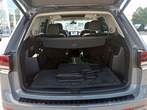Certified 2025 Volkswagen Atlas SEL Premium R-Line AWD/4WD image 28