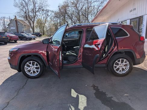 Used 2015 Jeep Cherokee Latitude w/ Comfort/Convenience Group image 5