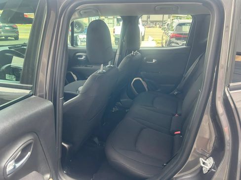 Used 2017 Jeep Renegade Latitude AWD/4WD image 14