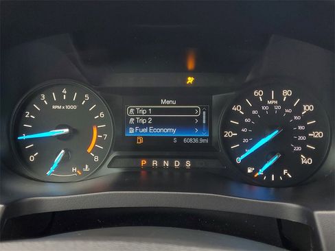 Used 2019 Ford Explorer XLT image 17