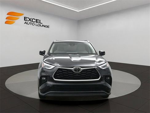 Used 2022 Toyota Highlander Limited image 8
