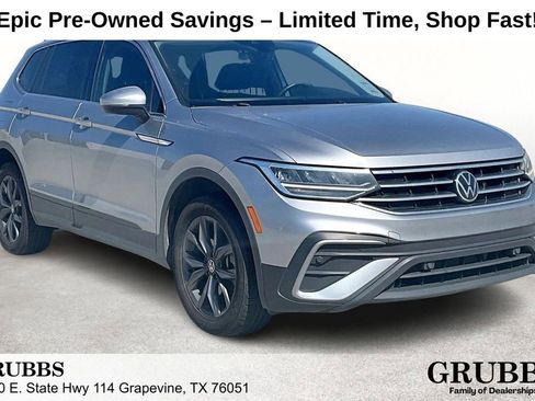 Used 2022 Volkswagen Tiguan SE image 1