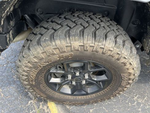 Used 2025 Jeep Wrangler Unlimited Sport AWD/4WD image 15