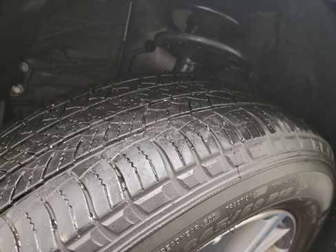 Used 2019 Toyota Highlander XLE image 31