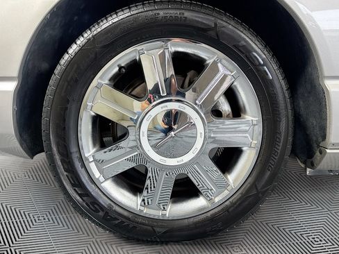 Used 2005 Ford Thunderbird RWD image 27