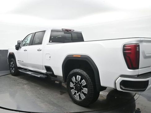 Used 2025 GMC Sierra 2500 Denali w/ Technology Package image 4