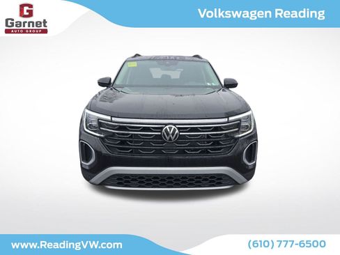 New 2026 Volkswagen Atlas Peak Edition image 8