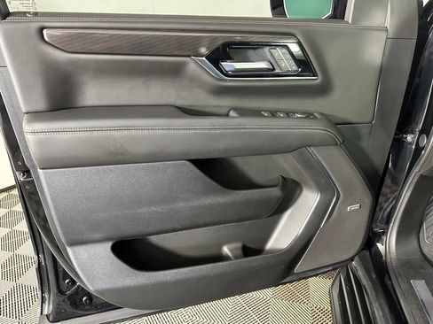 Used 2025 GMC Yukon Elevation AWD/4WD image 23