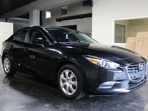 Used 2017 MAZDA MAZDA3 Sport image 31