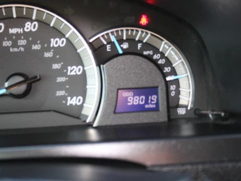 Used 2012 Toyota Camry SE image 7