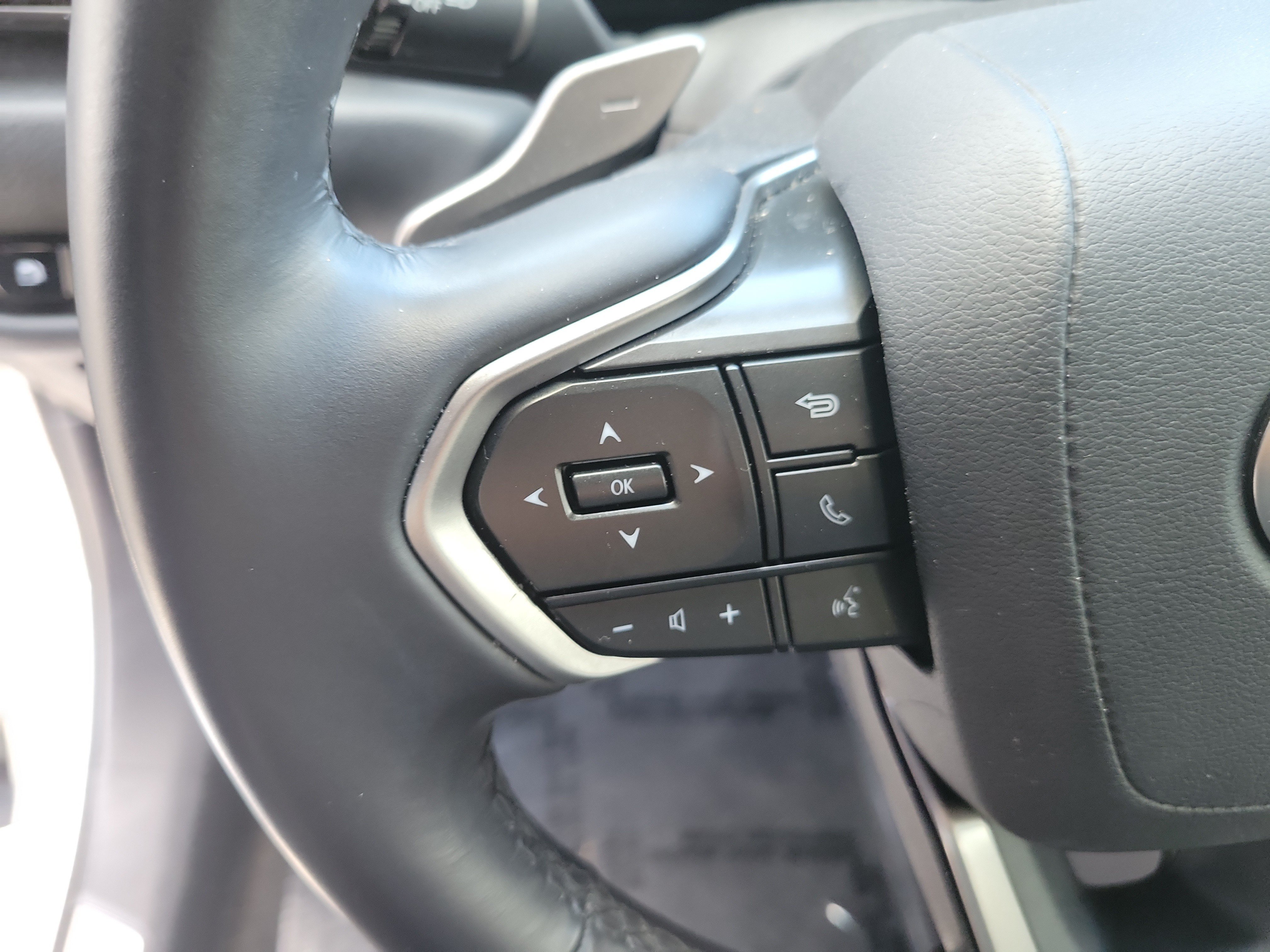 Used 2025 Lexus NX 250 FWD w/ Accessory Package (Z2) image 25