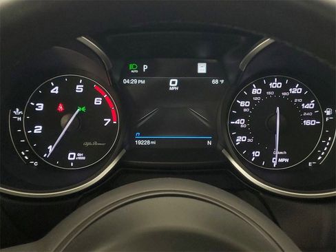 Used 2023 Alfa Romeo Stelvio Ti image 18