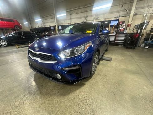 Used 2021 Kia Forte LXS FWD image 3