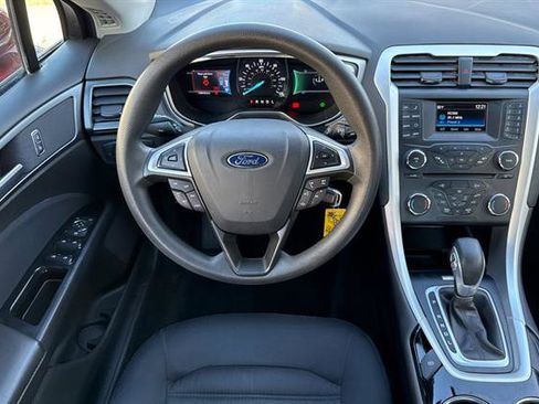 Used 2014 Ford Fusion SE image 15