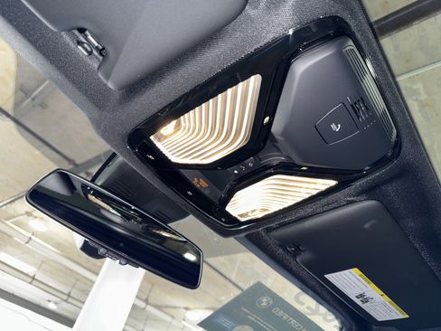 Certified 2025 BMW 330i Sedan w/ Convenience Package image 30